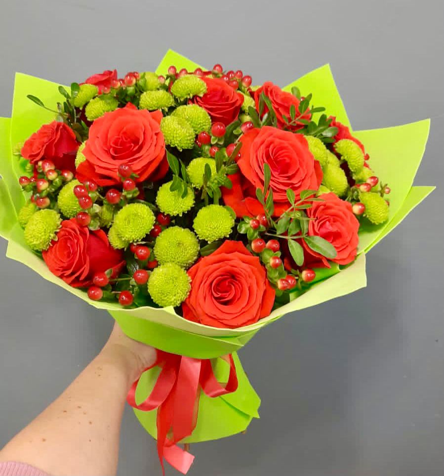 Букет цветов из: Хризантемы и Розы в Мамонтово