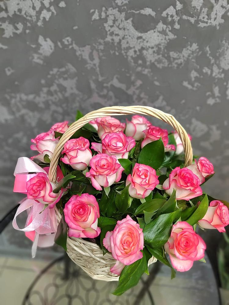 Цветочная композиция из Розы в корзине в Мамонтово