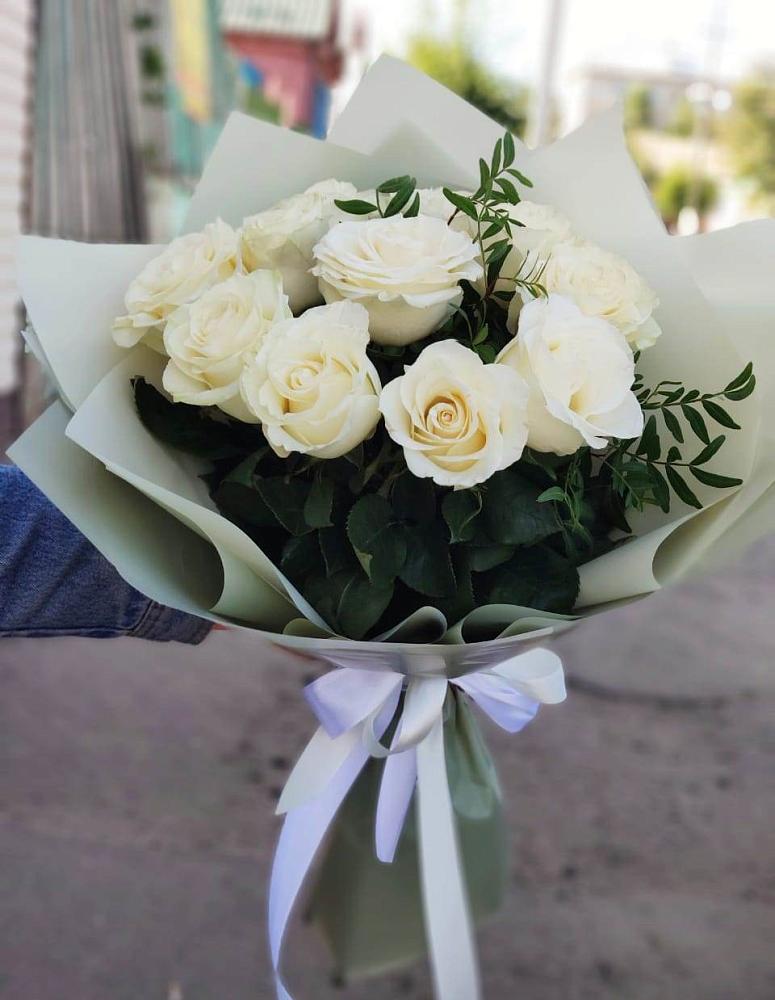 Букет Белые розы Проуд в Мамонтово