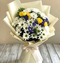 Букет цветов из:  Ирисы, Хризантемы и Розы #REPLACE_PRED# Мамонтово