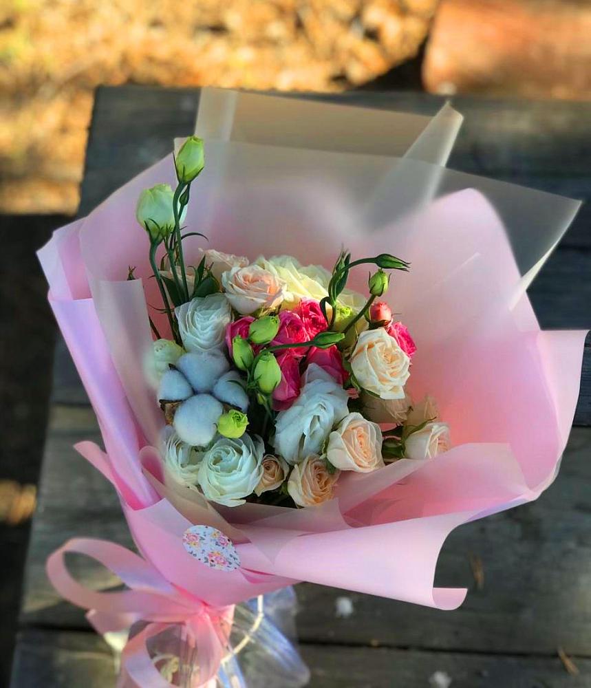 Букет цветов из: Розы и Лизиантусы в Мамонтово