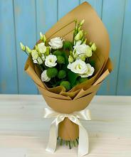 Букет цветов из:  Хризантемы и Лизиантусы в Мамонтово