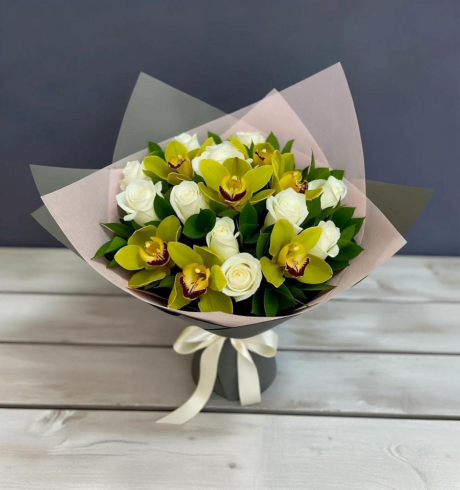 Букет цветов из: Орхидеи и Розы в Мамонтово