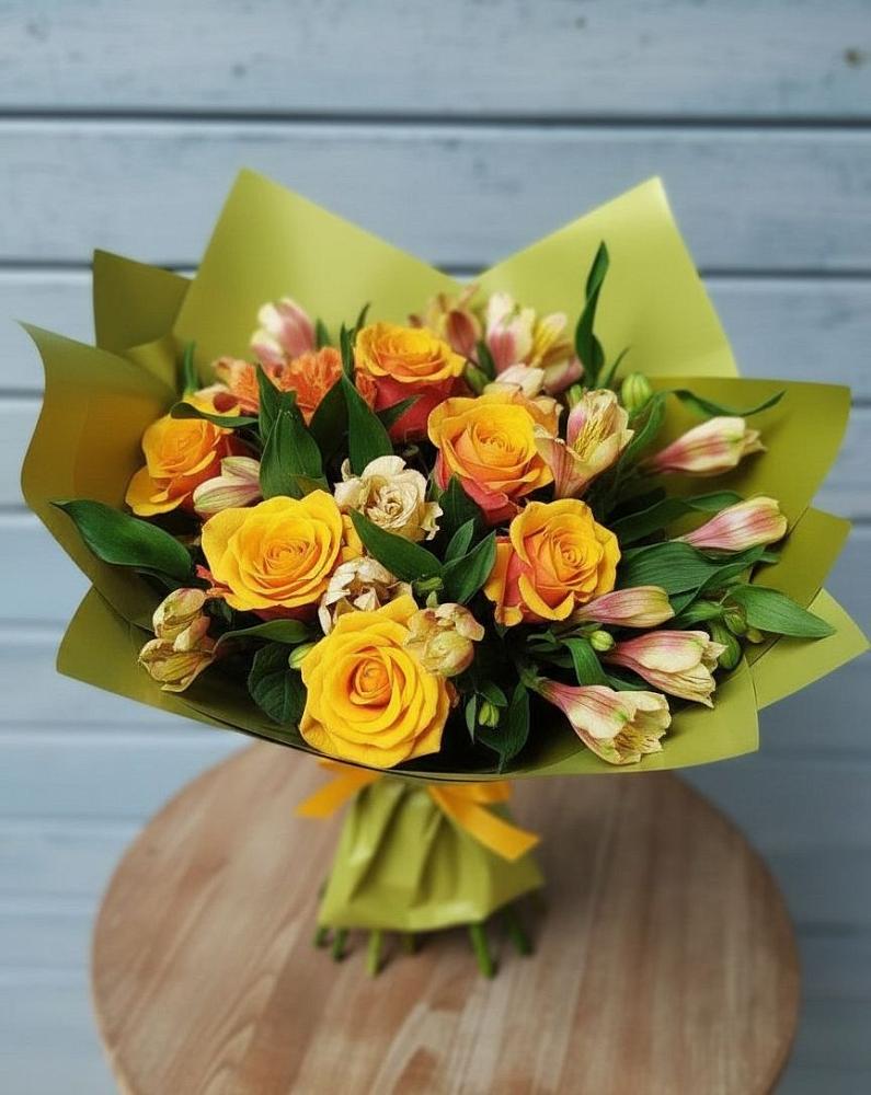 Букет цветов из: Альстромерии и Розы в Мамонтово