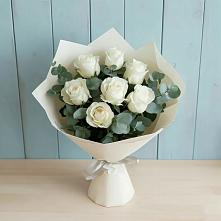 Букет Белые розы в Эвкалипте в Мамонтово