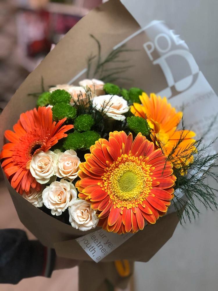 Букет цветов из: Герберы, Хризантемы и Розы в Мамонтово