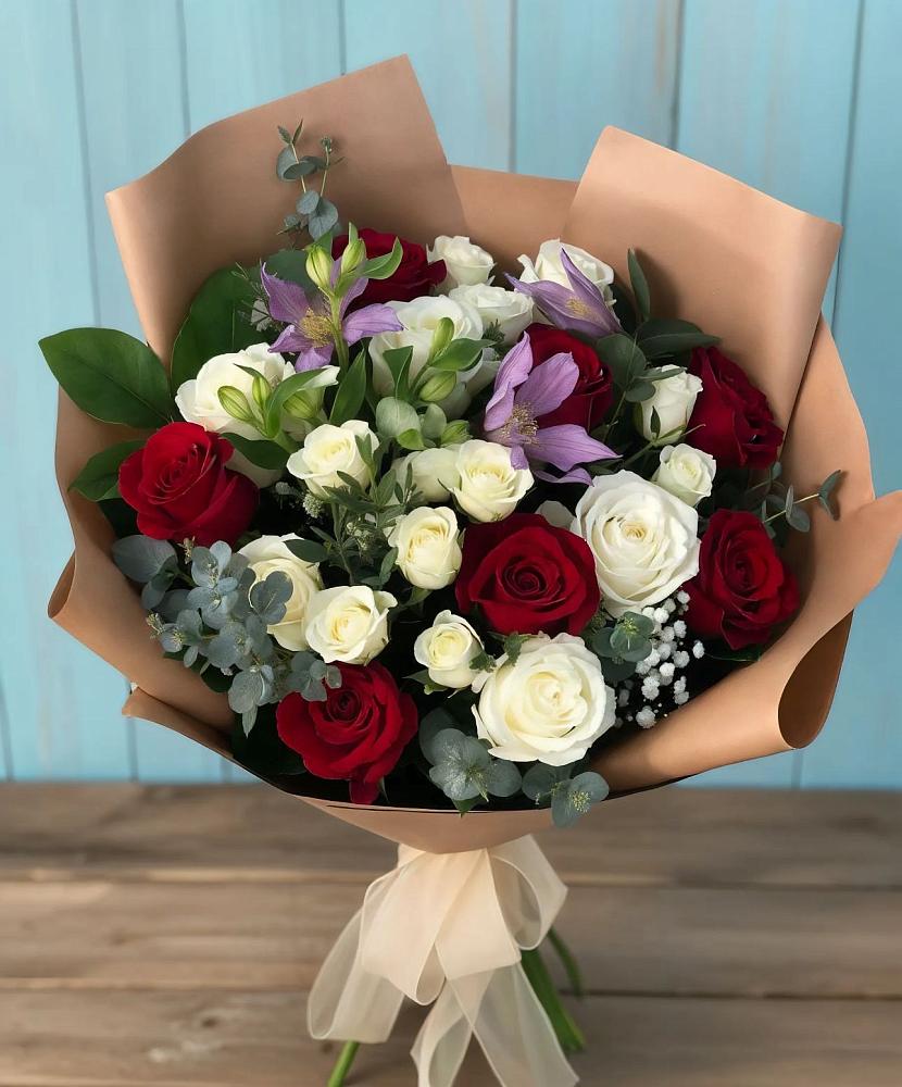Букет цветов из: Розы и Альстромерии в Мамонтово