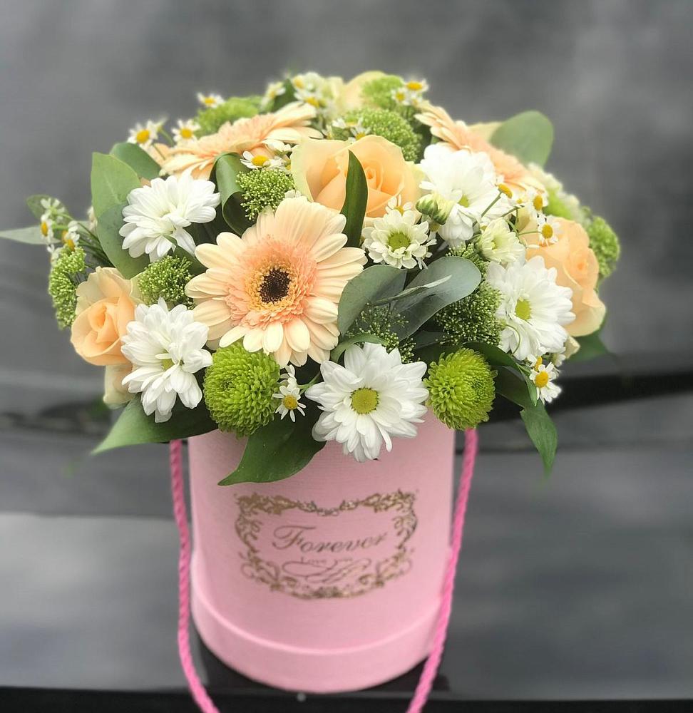 Цветочная композиция из Розы, Герберы и Хризантемы в шляпной коробке в Мамонтово