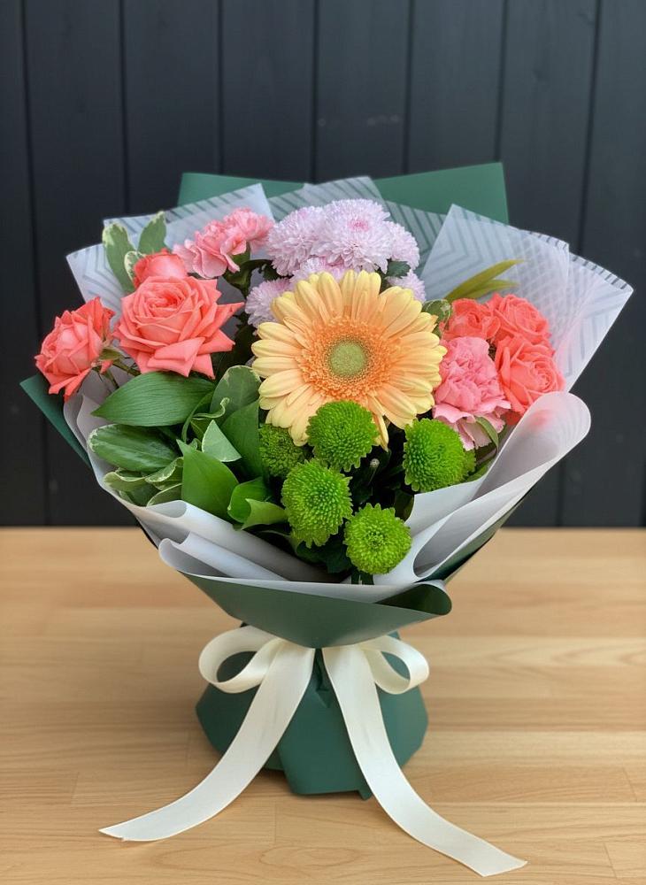 Букет цветов из: Гвоздики, Розы, Герберы и Хризантемы в Мамонтово