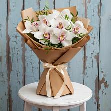 Букет цветов из:  Орхидеи и Розы в Мамонтово